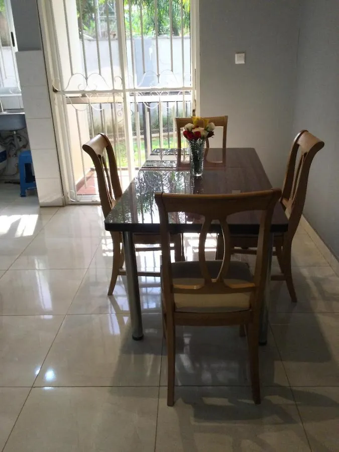 Aster Apartments Кампала