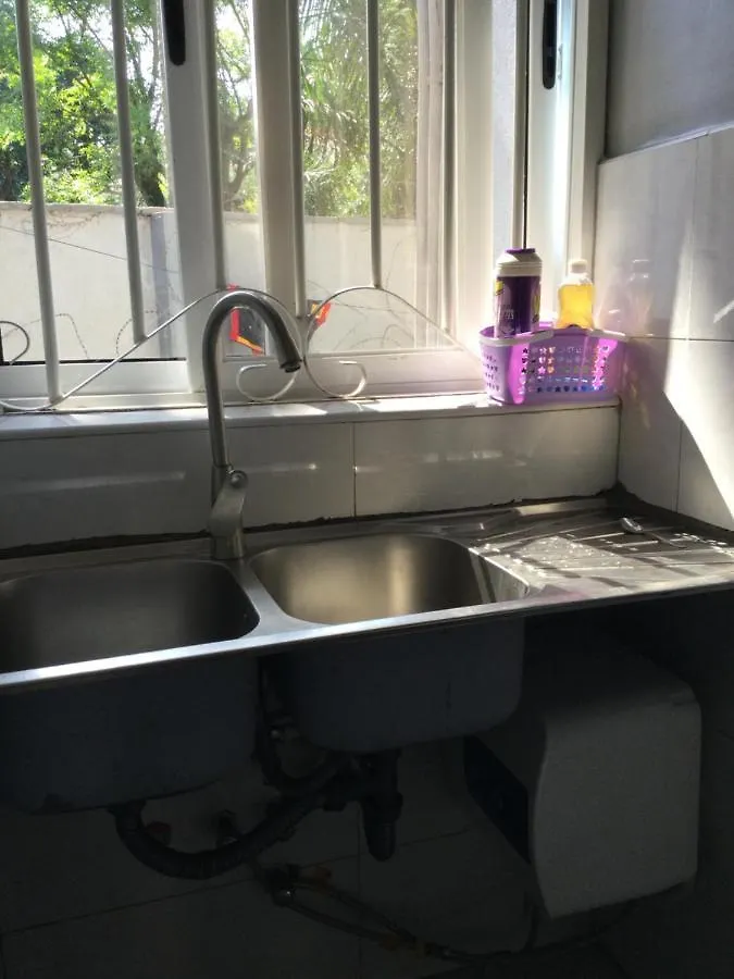 Aster Apartments Кампала